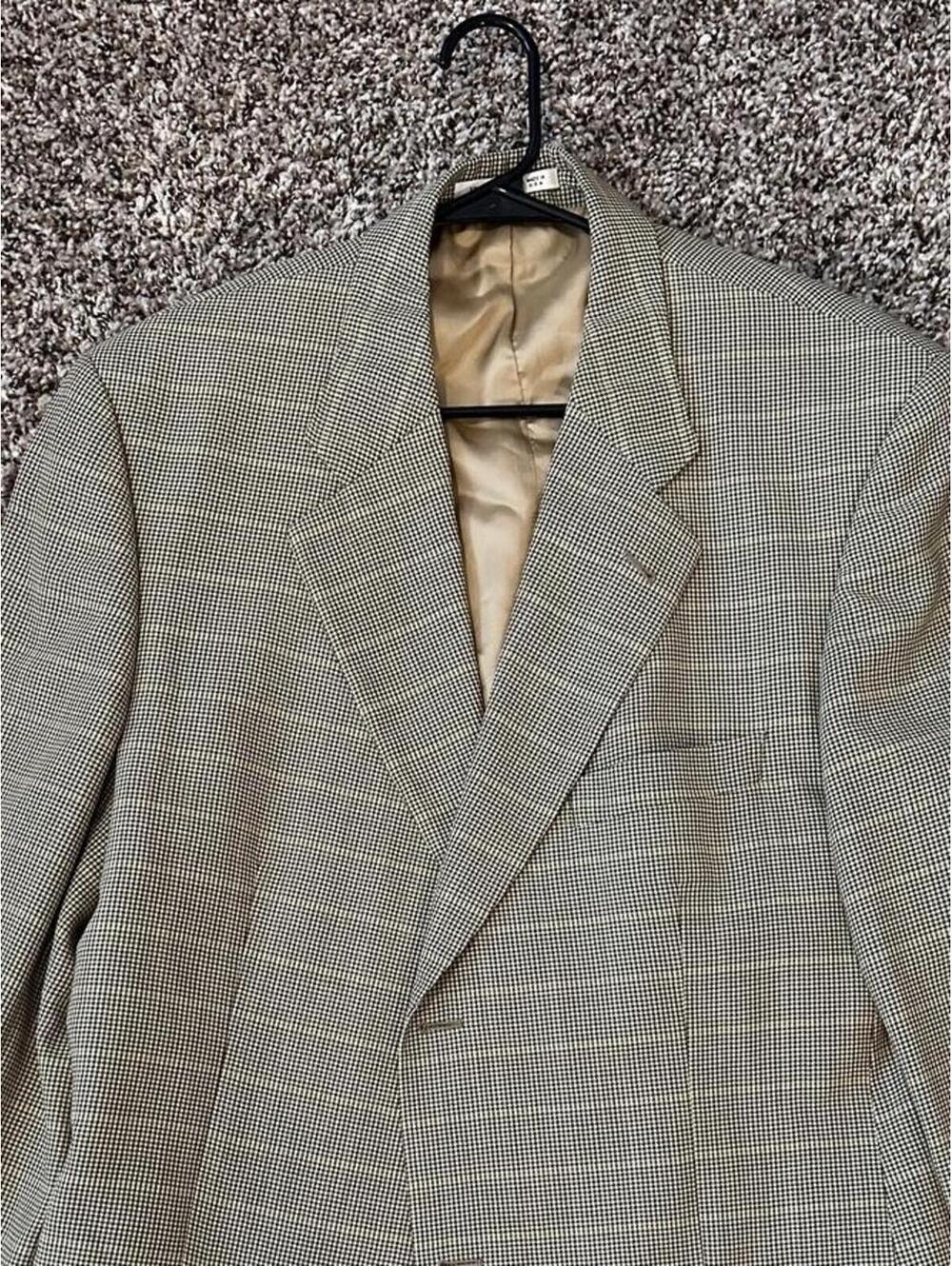 Vintage 46L Hugo boss tan yellow blazer